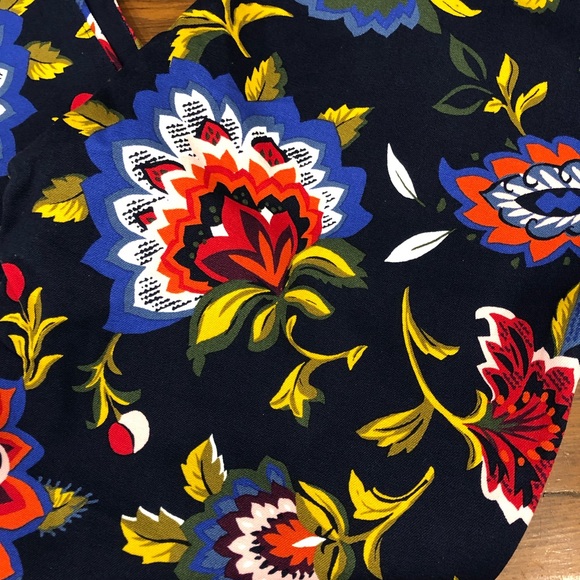 💗Mid rise pixie NWT floral pants - Picture 5 of 6